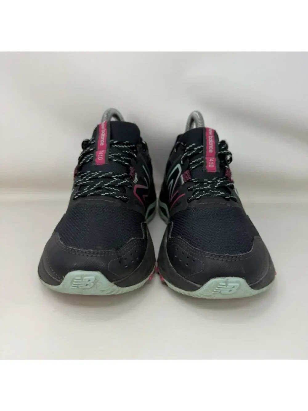 New Balance T410 Trail Hiking Running Shoes Black Women’s Size 6 B